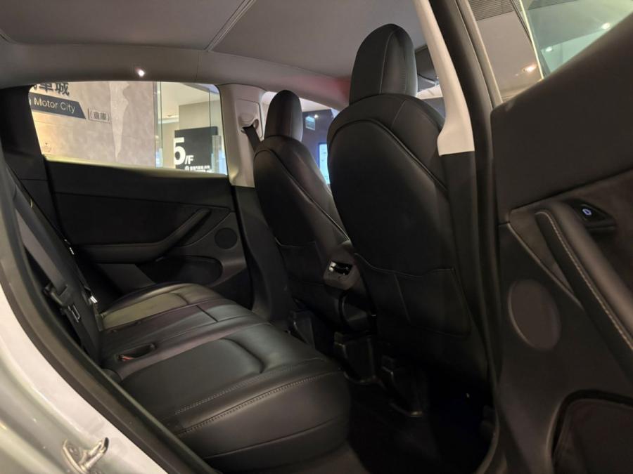 Model Y Long Range - Image 4